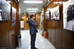 بازدید عبدالکریم حسین‌زاده، معاون امور توسعه روستایی و مناطق محروم کشور  از بیت امام خمینی (س) در جماران