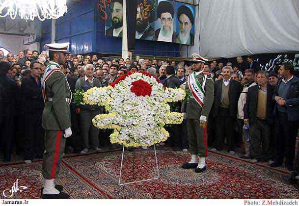 ادای احترام مسوولین و کارکنان سازمان تاکسیرانی تهران بزرگ به مقام شامخ حضرت امام خمینی(س)