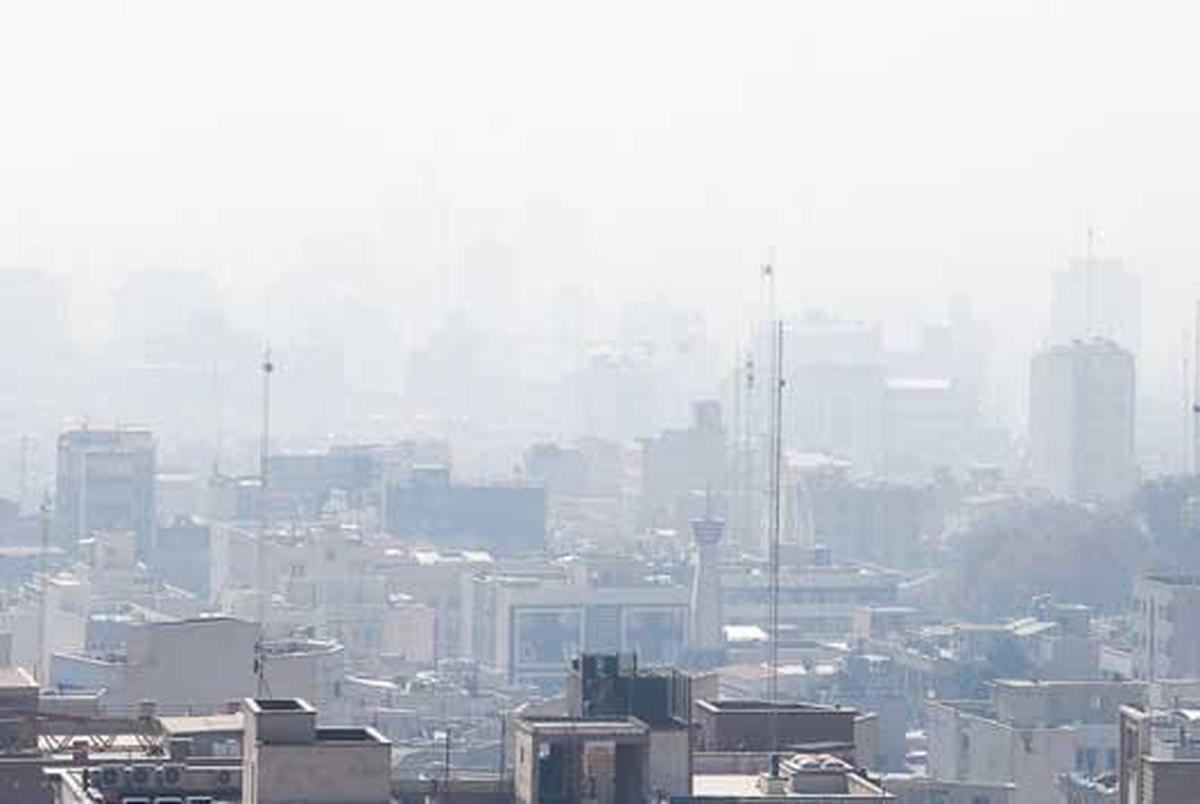 گرد وغبار آسمان تهران را فرا گرفت