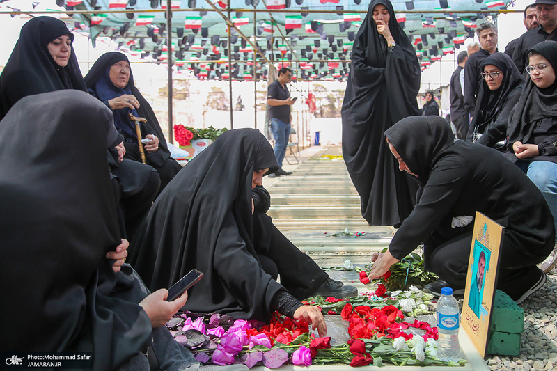 گلزار شهدای جنگ تحمیلی ۱۲روزه در بهشت زهرا (س)