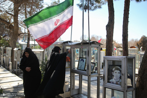 مهمانی لاله ها در قطعه شهدای بهشت زهرا