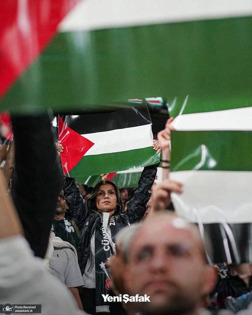 پرچم فلسطین دوباره در فوتبال ترکیه بالا رفت + عکس ها