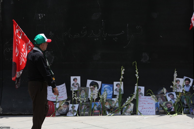مراسم وداع با رهبر شهید انقلاب در مصلی تهران