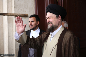 ادای احترام نخست وزیر بورکینافاسو و هیأت همراه نسبت به مقام شامخ بنیان‌گذار جمهوری اسلامی ایران