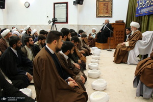 عمامه گذاری طلاب در روز عید مبعث توسط مراجع عظام تقلید‎‎