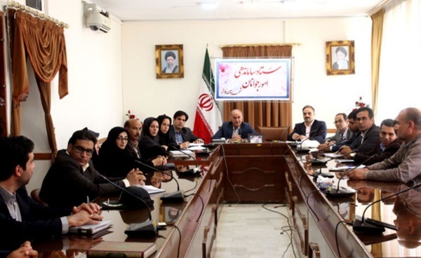 باید براساس خواسته‌ها و سلایق جوانان تصمیم‌گیری کرد