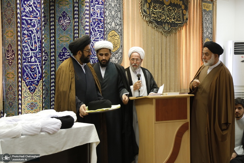 عمامه گذاری طلاب توسط مراجع عظام تقلید در روز میلاد امام علی (ع)‎