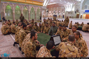 تجدید میثاق جمعی از فرماندهان و سربازان مرکز آموزش شهید اسدی کهریزک با آرمان های امام خمینی(س) 