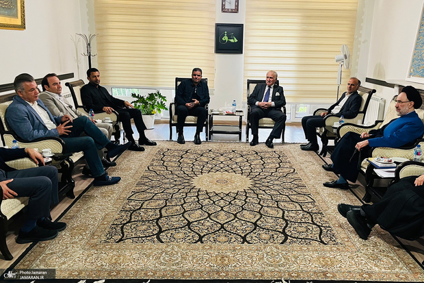 جمعی از پیشکسوتان پرسپولیس و تیم ملی با سید محمد خاتمی دیدار کردند+تصاویر