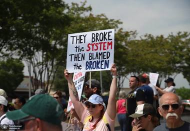 تظاهرات گسترده در آمریکا علیه سیاست‌های ترامپ + عکس ها