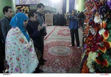 وزیر امور اجتماعی اندونزی به امام راحل ادای احترام کرد