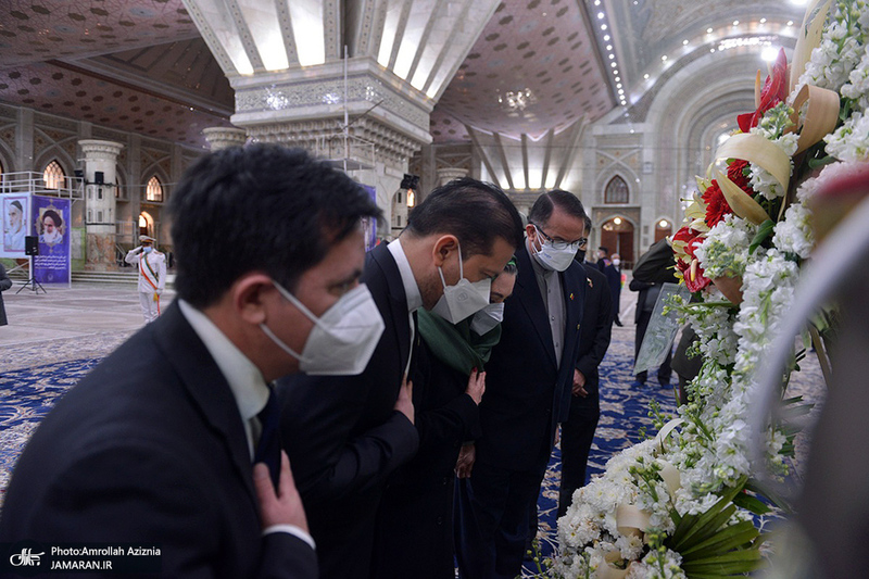 ادای احترام سفرای کشورهای عضو آلبا به مقام شامخ امام خمینی (س)
