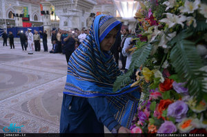 ادای احترام رئیس مجلس ایالت بلوچستان پاکستان به مقام شامخ امام خمینی(س)