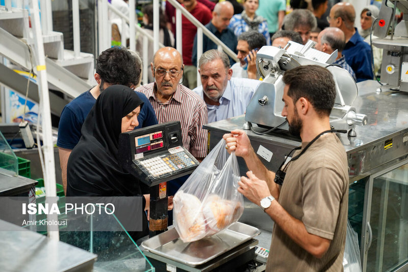 جریان عادی زندگی در شهر تهران...