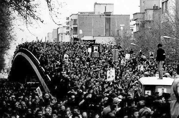 14 بهمن ماه 1357؛ انقلاب در یک قدمی...