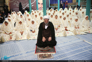 مراسم جشن تکلیف «دبستان سمیه» منطقه چهار تهران در حسینیه جماران 