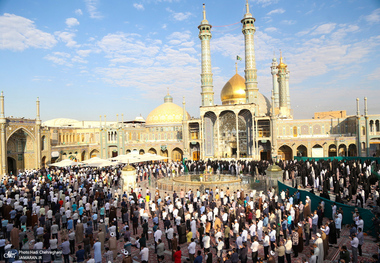 نماز عید سعید قربان در حرم مطهر حضرت معصومه(س)