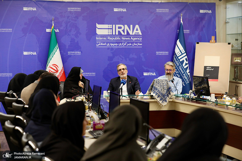 مراسم رونمایی کتاب اسرائیل آن شر مطلق