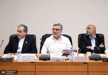 گزارش عراقچی به دولت در مورد مذاکرات با عمان و تماس وزیر خارجه اوکراین