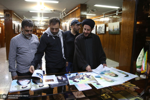 بازدید جمعی از مسئولین فرهنگی کشور لبنان از بیت امام خمینی (س) درجماران
