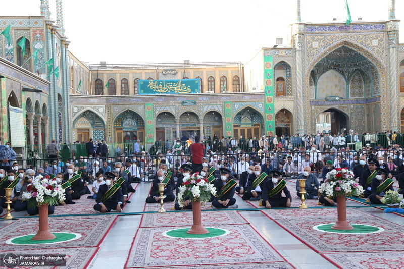 آیین تعویض پرچم گنبد حرم حضرت معصومه(س) و آغاز دهه کرامت