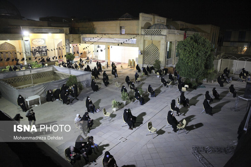 عزاداری شب چهارم محرم در مجاورت ارگ کریمخانی