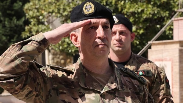 فرمانده ارتش لبنان با خلع سلاح مقاومت مخالفت و تهدید به استعفا کرد