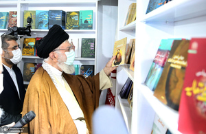 بازدید رهبر معظم انقلاب از سی و‌‌ چهارمین نمایشگاه بین‌المللی کتاب تهران