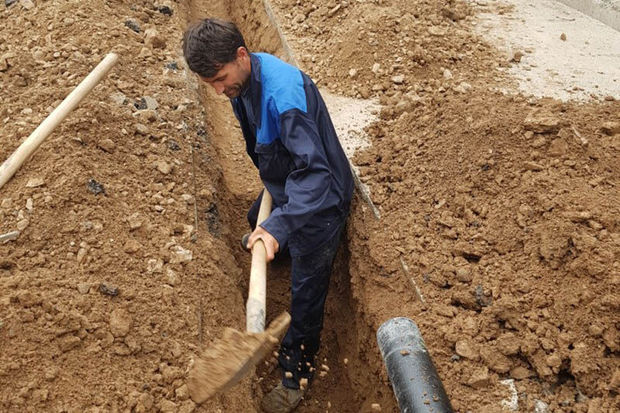 بازسازی ۸۵۰ متر شبکه توزیع آب آشامیدنی در مشیریه