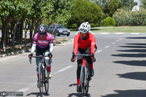 مسابقات  دوچرخه سواری قهرمانی کشور جاده بانوان در حرم مطهر امام خمینی(س)