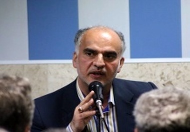 دولت روحانی اخلاق حرفه‌ای سیاسی را به نمایش گذاشت  در ۸ سال دولت قبل طبقه متوسط جامعه از بین رفت