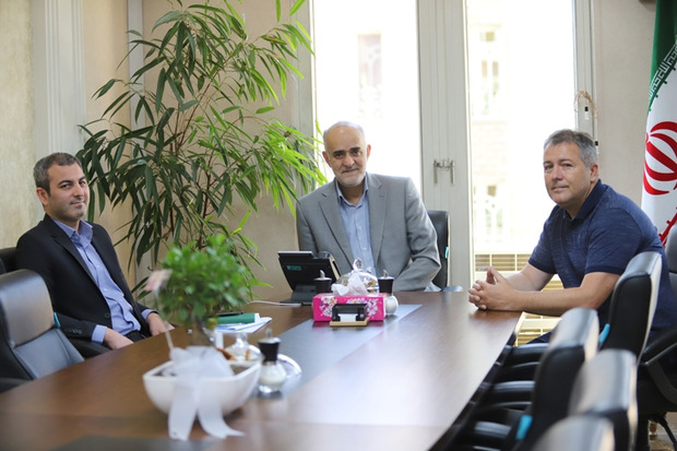 نشست اسکوچیچ با دبیر کل فدراسیون فوتبال+عکس
