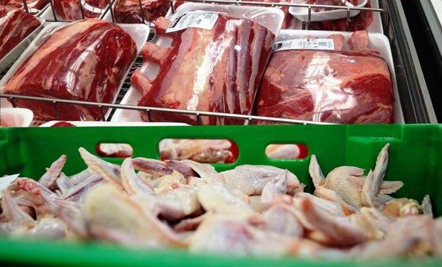 توزیع مرغ و گوشت با نرخ دولتی در بازار بروجرد آغاز شد