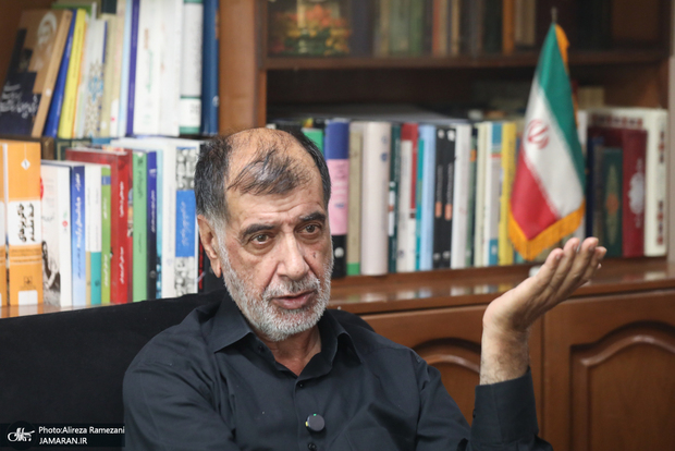 محمدرضا باهنر: با جنگ، حداقل ۲۰۰ میلیارد دلار عقب افتادیم/ ظرف هشت سال گذشته ۱۰۰۰ درصد تورم داشته‌ایم/ مذاکره‌کنندگان باید کارهای استشهادی کنند/ گاهی دشمن اهداف خودش را از زبان آدم‌های ظاهرا دلسوز بیان می‌کند