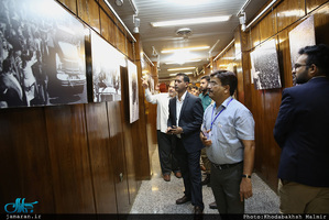 بازدید جمعی از خبرنگاران کشور هند از بیت امام خمینی (س) در جماران