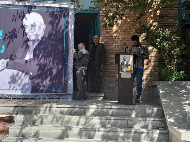 مراسم تشییع پیکر بهمن رجبی در خانه هنرمندان 