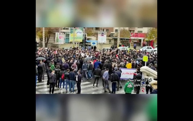 دومین روز تجمع جمعی از مردم چهارمحال و بختیاری برای رفع مشکلات آبی