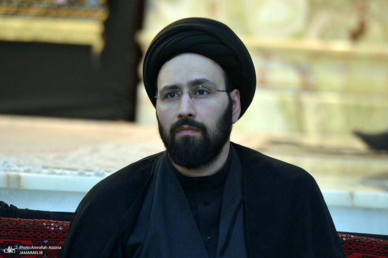 مراسم عزاداری شام غریبان در حرم امام خمینی (س) - پرتره سید علی خمینی