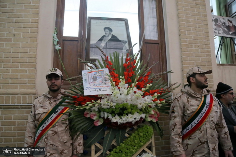 مراسم 12 بهمن و گلباران بیت امام خمینی(س) در قم