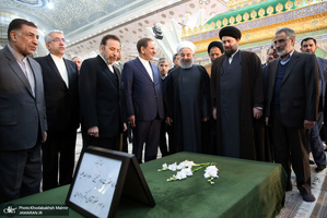 تجدید میثاق رئیس جمهور و اعضای هیأت دولت با آرمان‌های حضرت امام(س)