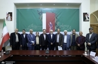 نشست عارف با فعالان حوزه نشر