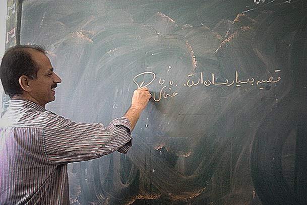 معلمان قربانی بحران های جامعه هستند/تعدیل نیرو  در ادارات آموزش و پرورش صورت گیرد