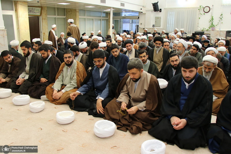 عمامه گذاری طلاب در روز عید مبعث توسط مراجع عظام تقلید‎‎