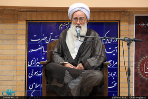 مراسم بزرگداشت والده آیت الله واعظ موسوی در بیت علامه طباطبایی قم