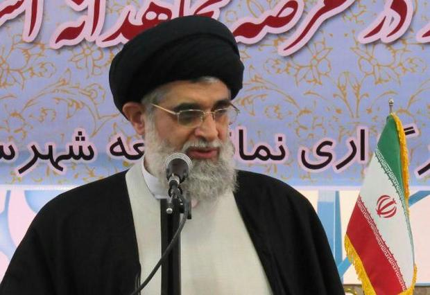 امام جمعه انزلی: همه برای رشد و توسعه این شهر ساحلی همت کنند