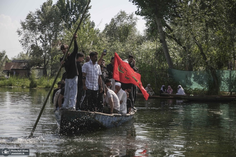 عزاداری سنتی کشمیری‌ها روی قایق