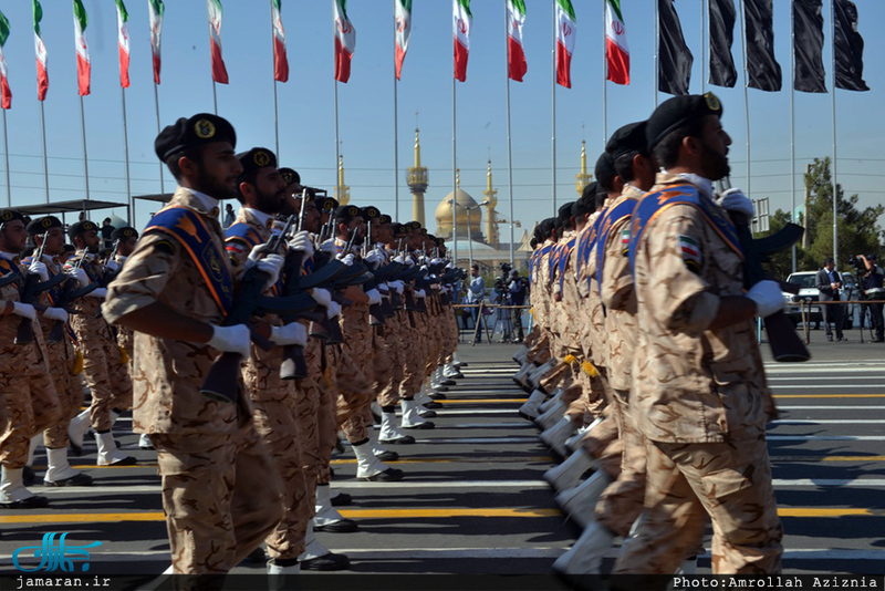 مراسم رژه نیروهای مسلح در جوار حر مطهر امام خمینی(س)
