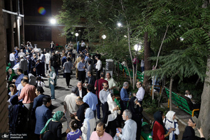 شب بزرگداشت «فرشاد مومنی»