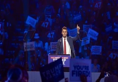 چارلی کرک: یهودیان آمریکایی عمدتاً در حال تأمین مالی ایده‌های مارکسیسم فرهنگی بوده‌اند