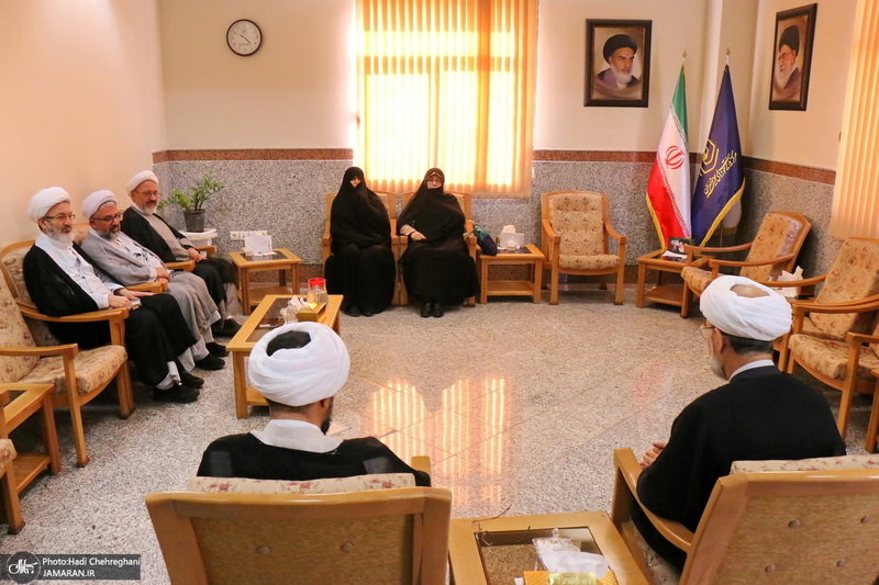 اندیشه های اخلاقی امام خمینی در شرح حدیث جنود عقل و جهل - فاطمه طباطبایی